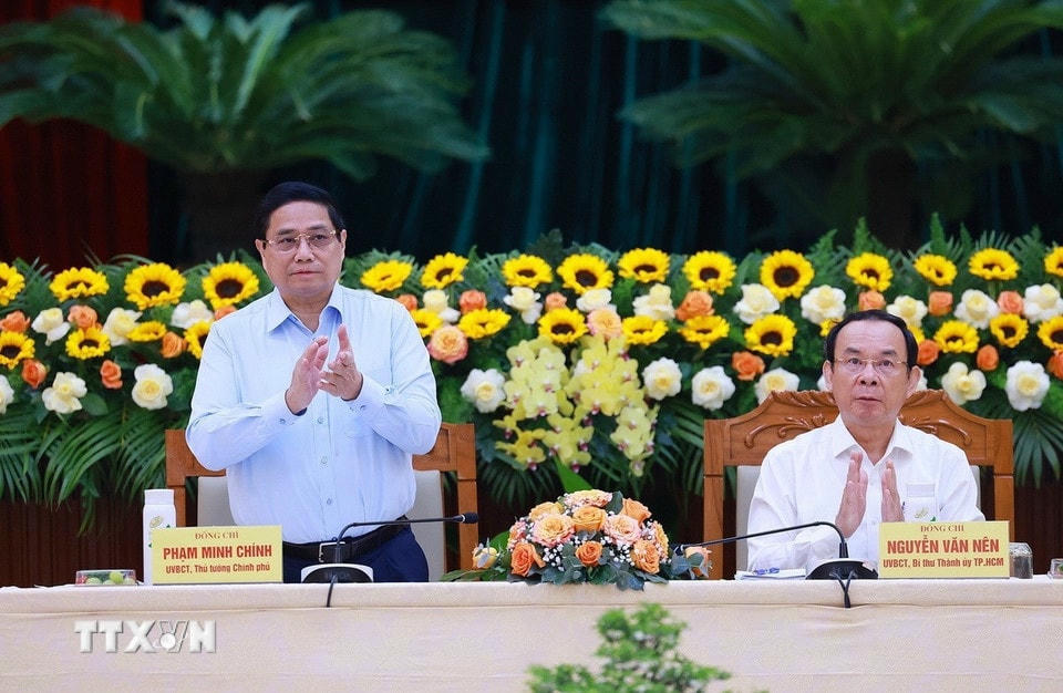 Thủ tướng Phạm Minh Chính chủ trì Hội nghị thông qua dự thảo báo cáo của Đoàn Kiểm tra 1908 đối với Thành ủy Thành phố Hồ Chí Minh, Ban Thường vụ Tỉnh ủy Bình Dương và Bà Rịa-Vũng Tàu. (Ảnh: Dương Giang/TTXVN)