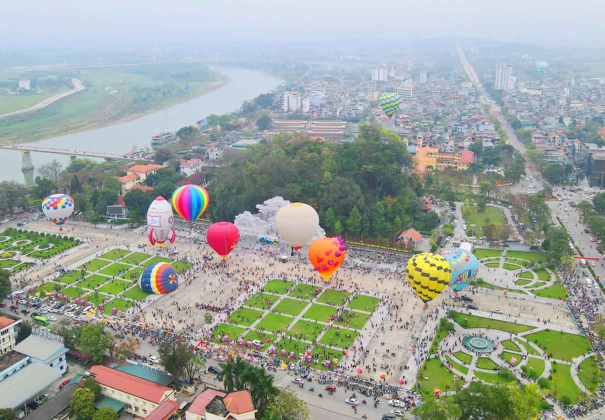 du-kien-khai-mac-nam-du-lich-va-le-hoi-khinh-khi-cau-quoc-te-tuyen-quang-lan-thu-iii-nam-2024-se-don-luong-lon-du-khach.jpg