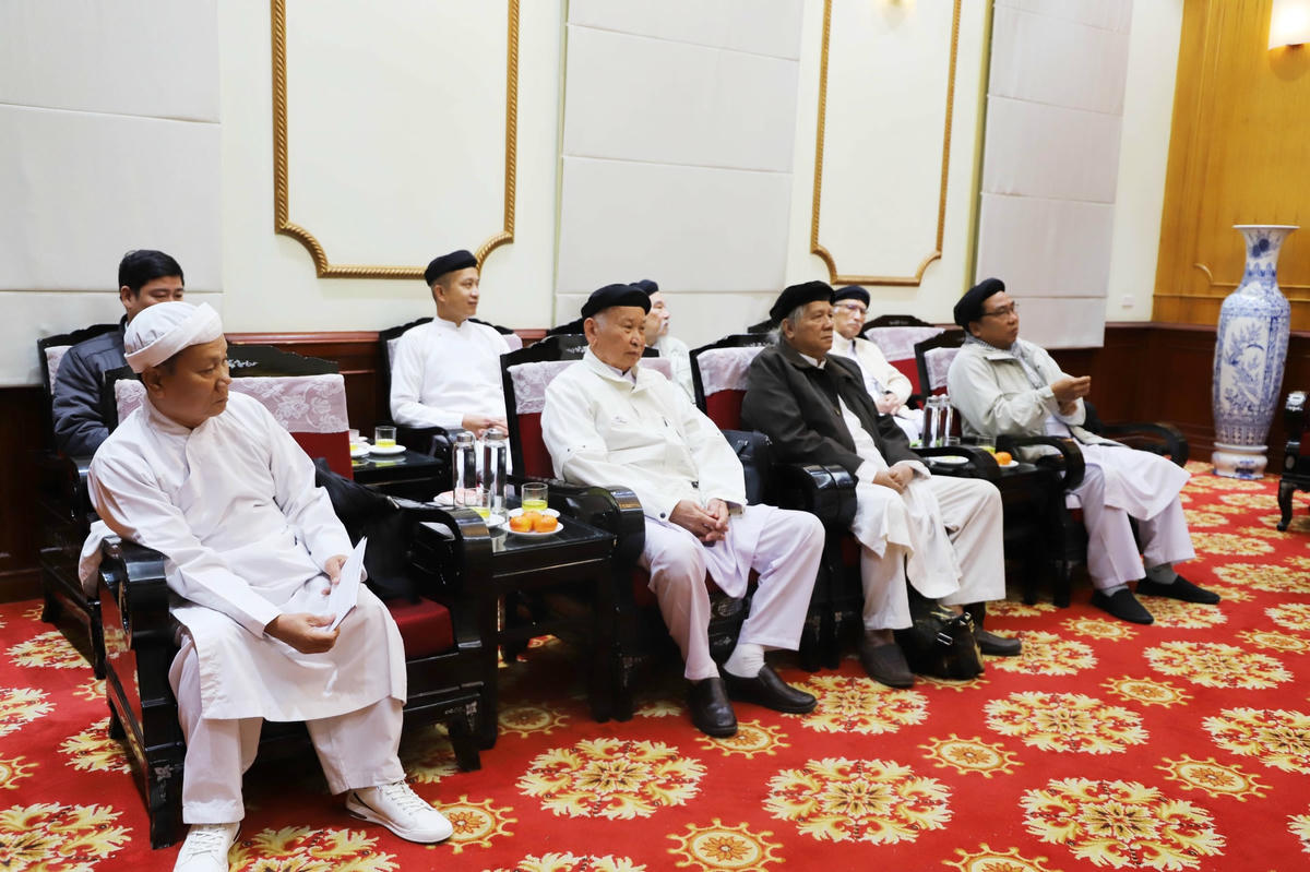 Các Hội thánh và tổ chức Cao Đài đến chào thăm Ủy ban Trung ương MTTQ Việt Nam.