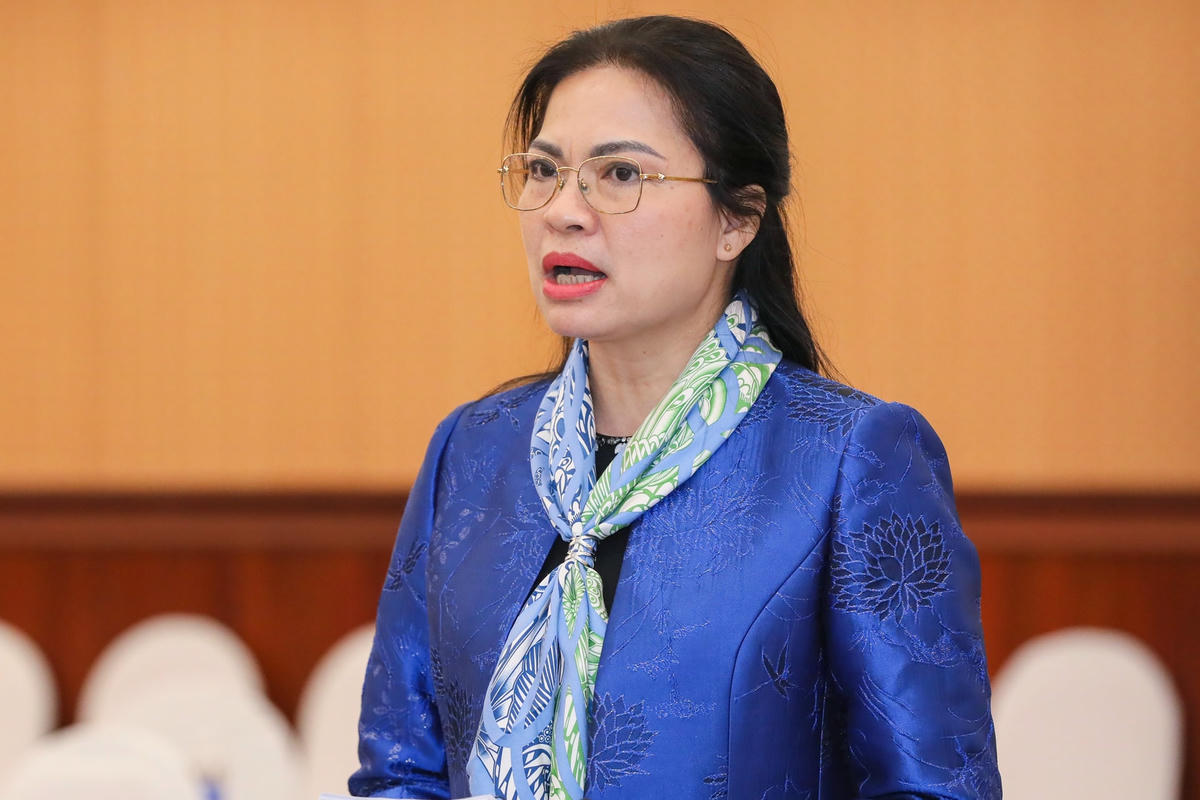 Bà Hà Thị Nga phát biểu góp ý. (Ảnh: Quang Vinh)