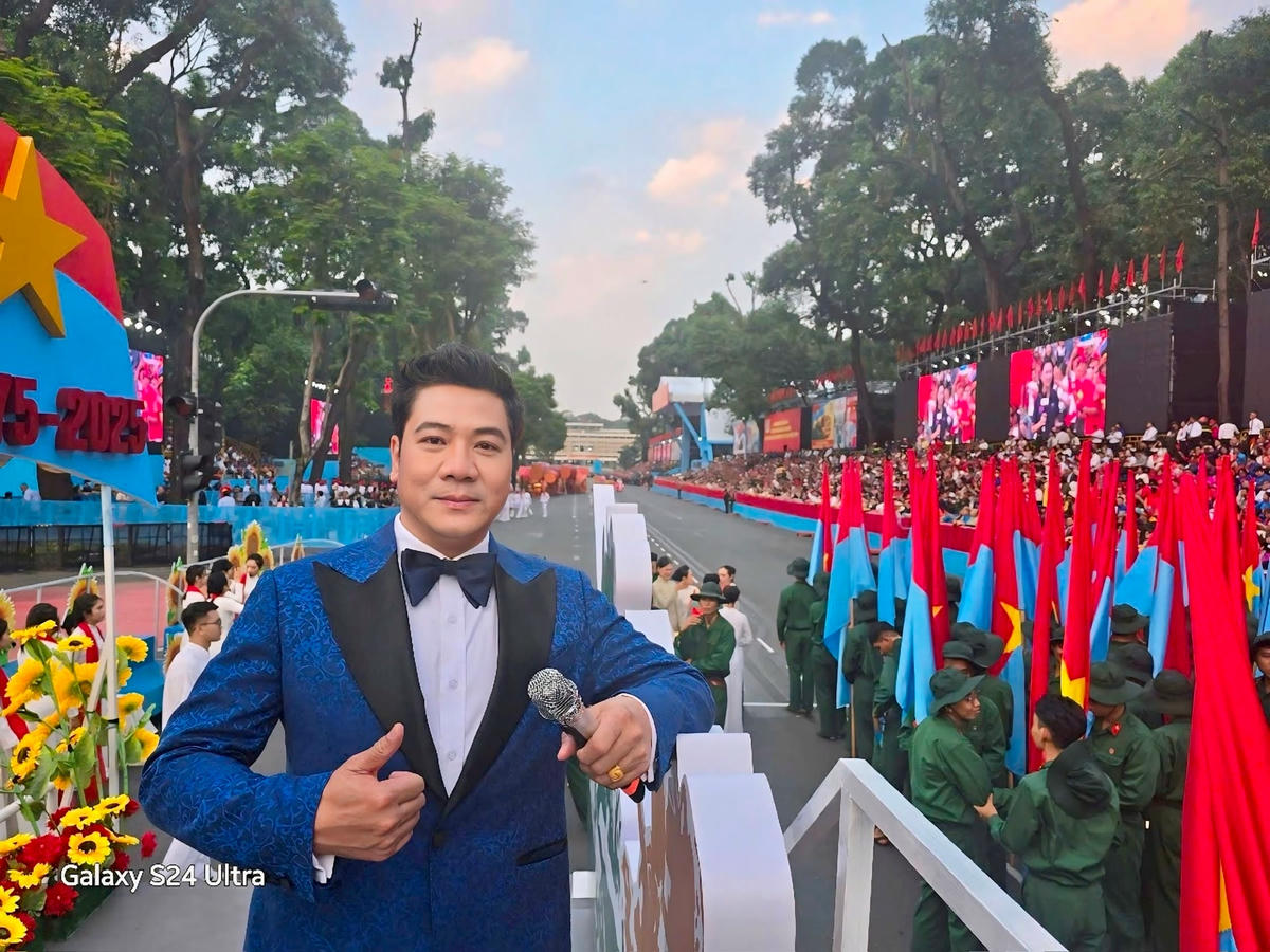 NSND Quốc Hưng trước giờ biểu diễn sáng 30 (2)