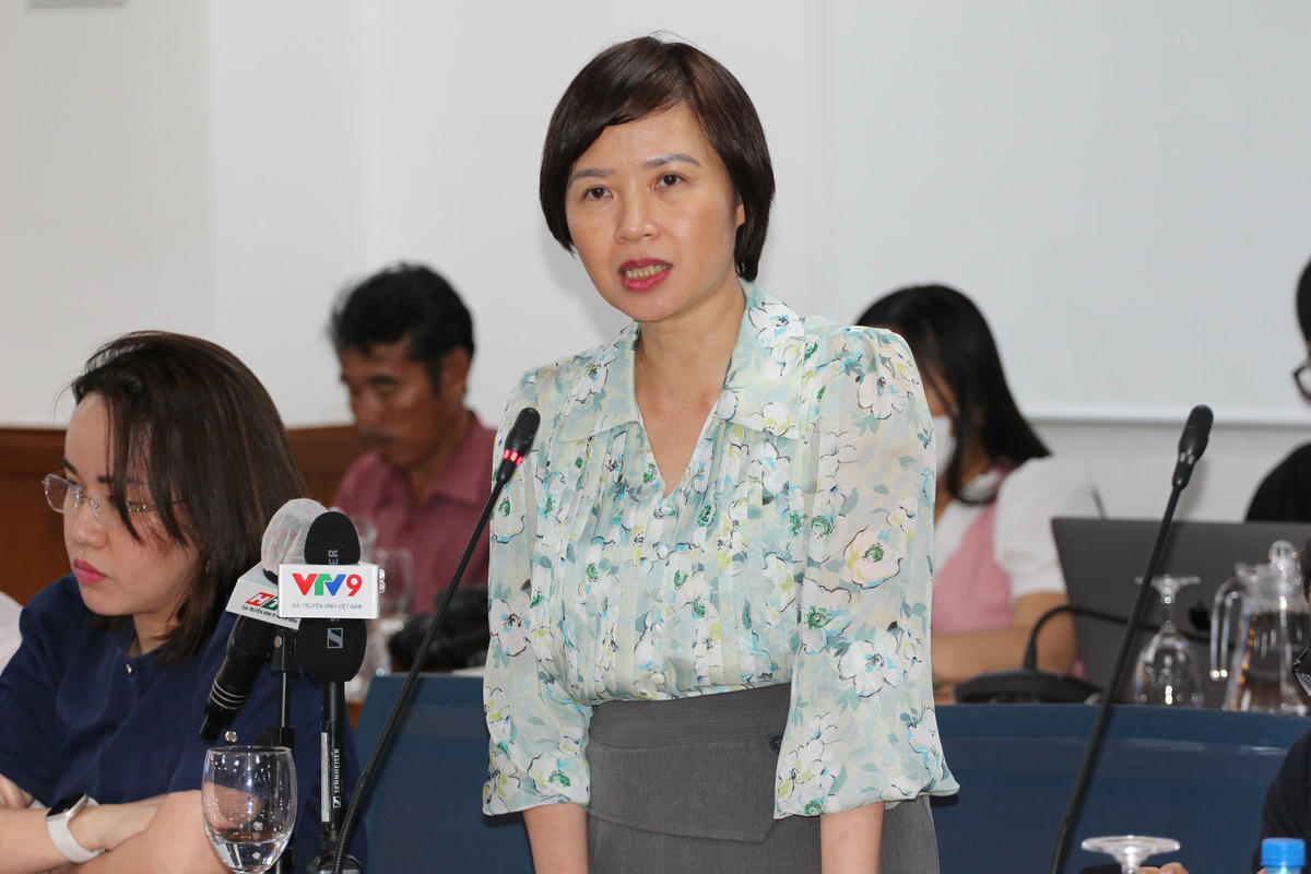 Đại diện HCDC thông tin về biến chủng mới của SARS-CoV-2 tại họp báo.