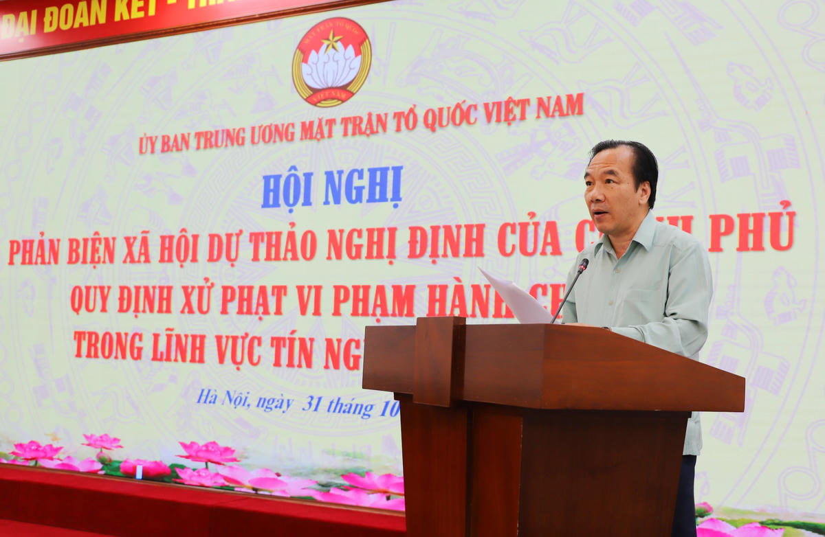 Phó Chủ tịch Ngô Sách Thực phát biểu tại hội nghị.