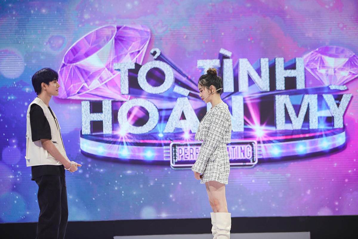 Đức Anh không chần chừ bấm nút tỏ tình với đàn chị Chi Nguyễn. Ảnh: Perfect Universe.