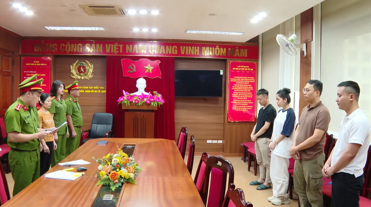 Minh bạch 1,Vừa qua, cơ quan tố tụng đã khởi tố vụ án Sản xuất hàng giả là thực phẩm và lừa dối khách hàng, bắt tạm giam các bị can liên quan đến sản phẩm kẹo rau củ Ke