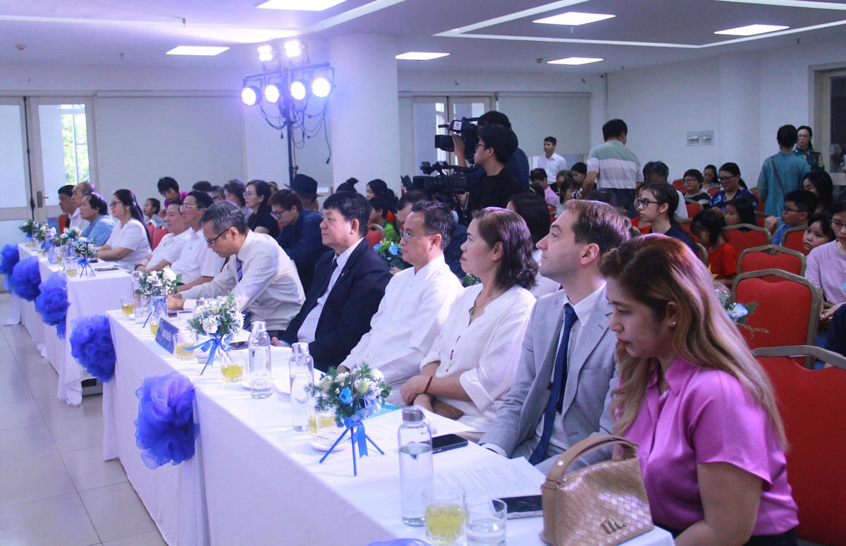 Đại biểu tham dự lễ phát động. Ảnh: Phạm Sỹ.