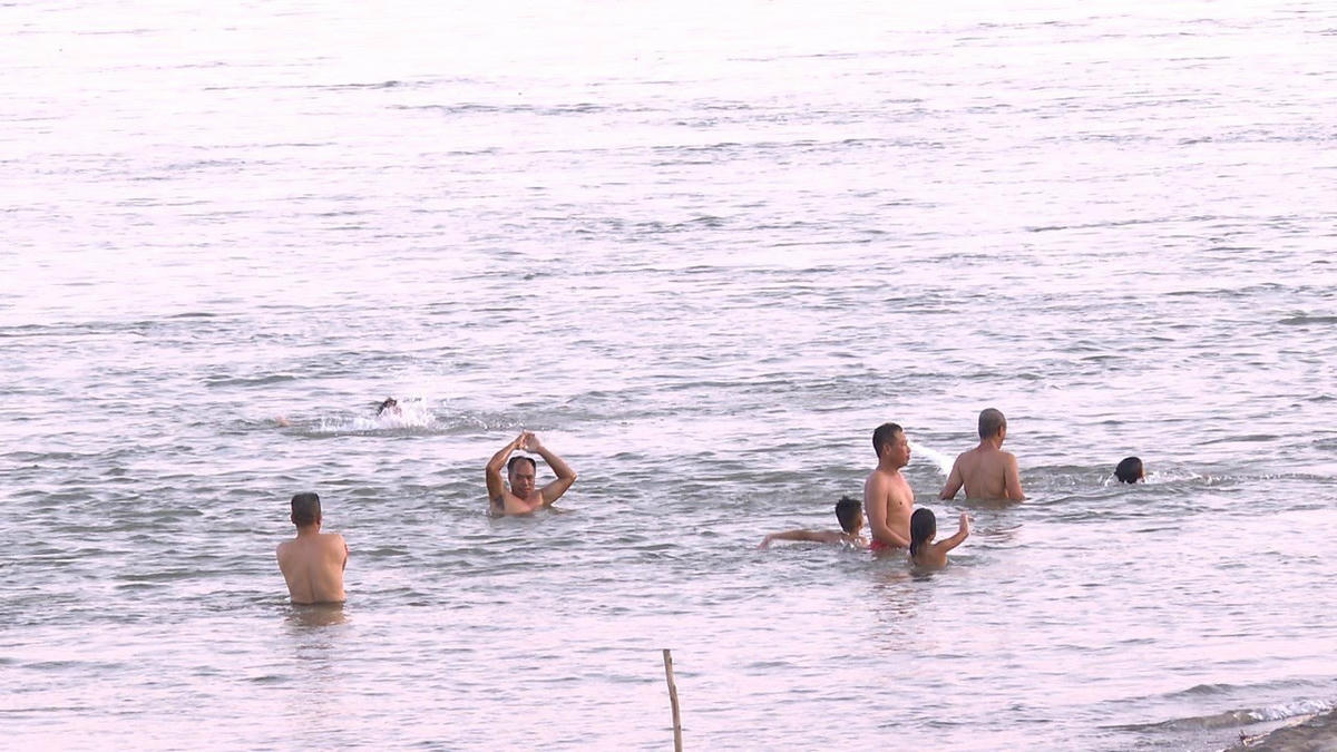 Điều đáng nói, đã có nhiều vụ đuối nước tập thể xảy ra ở sông Đà. Trong đó có vụ 4 sinh viên bị đuối nước ở xã Xuân Lộc vào năm 2019.