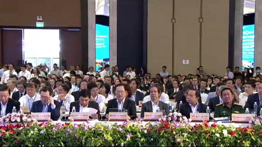 Các đại biểu tham dự hội nghị.