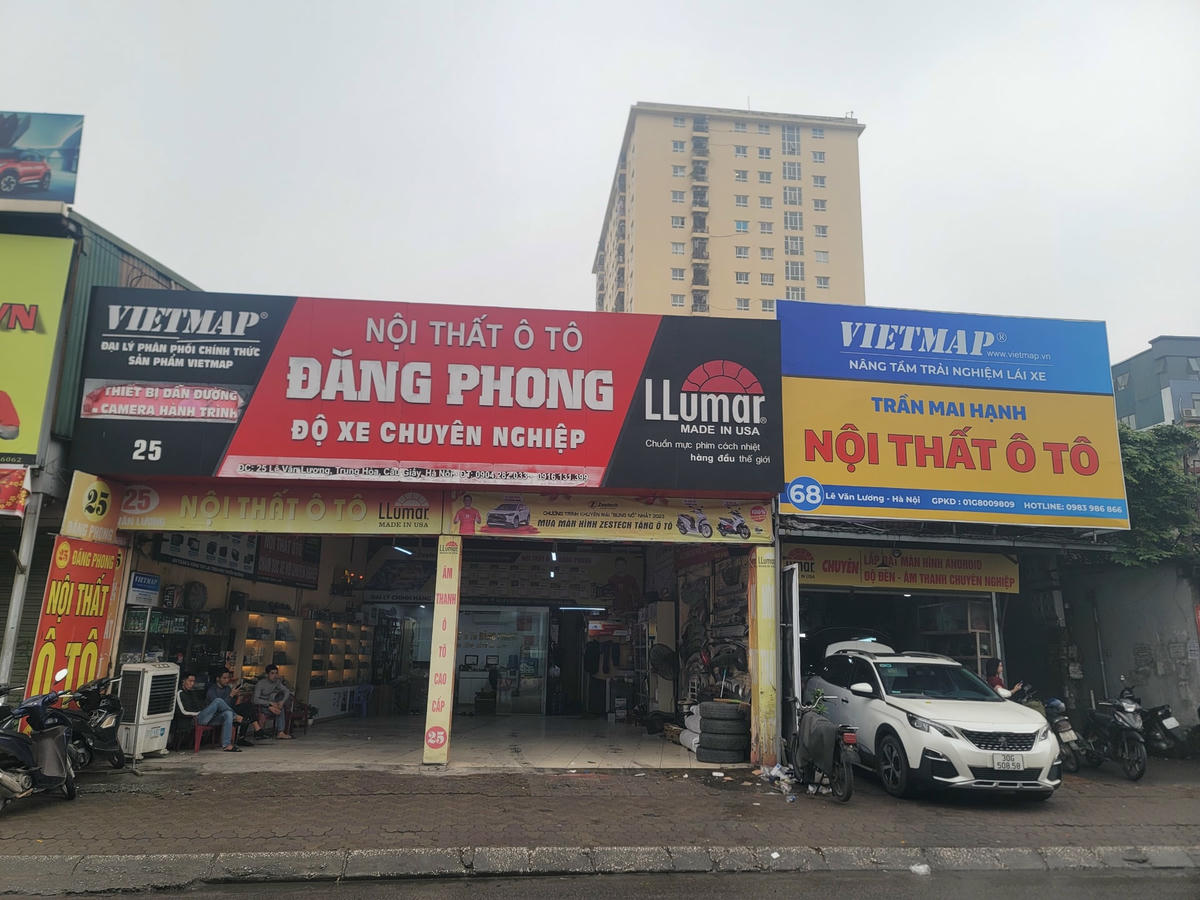 Nhà số 25 cạnh nhà số 68 trên phố Lê Văn Lương.