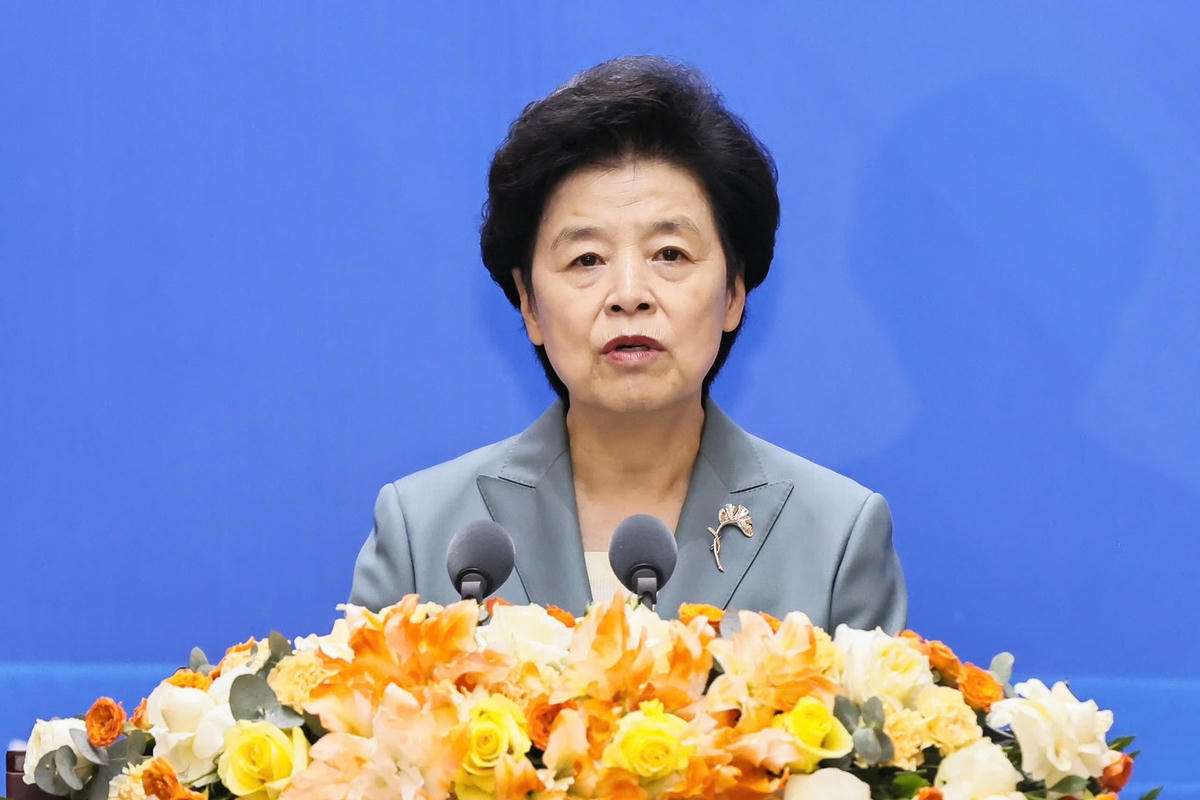 Phó Chủ tịch Chính hiệp toàn quốc Trung Quốc Hàm Huy phát biểu khai mạc chương trình giao lưu hữu nghị. Ảnh: Quang Vinh