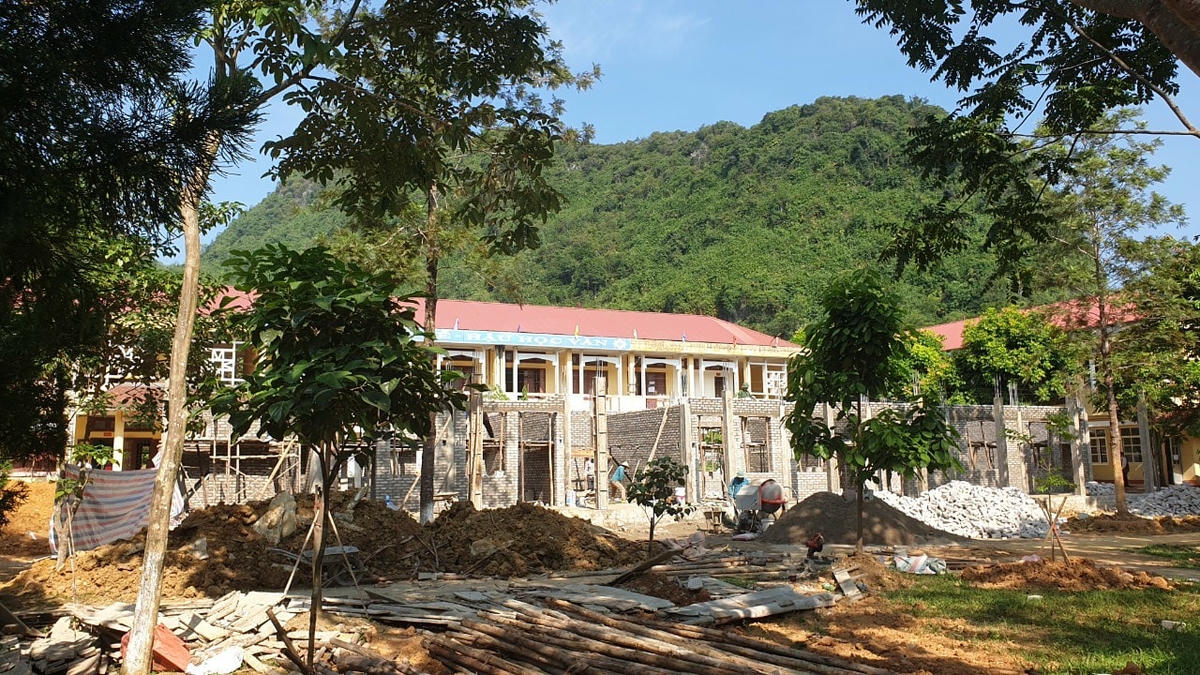 Công trình Trường Phổ thông DTNT THCS và THPT huyện Bắc Sơn là một trong những dự án thuộc Dự án 5 trong Chương trình MTQG 1719 mà Lạng Sơn đang thực hiện. Dự án hoàn thành sẽ cải thiện cơ sở vật chất, trang thiết bị, đặc biệt khắc phục tình trạng thiếu phòng học, phòng ký túc xá cho học sinh. Ảnh: Nguyễn Quý.