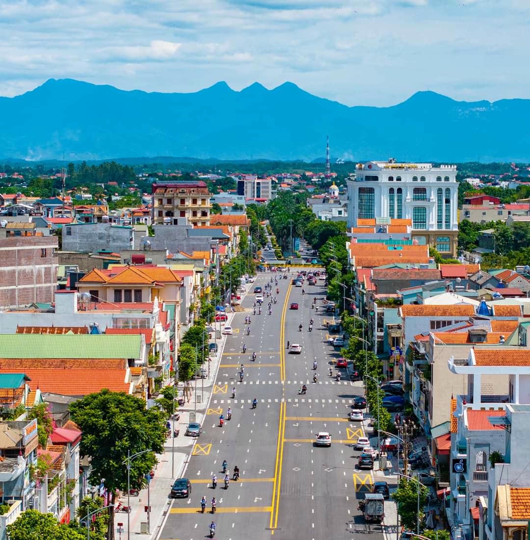 Đường Quang Trung mới được mở rộng, đẹp như tranh vẽ. Ảnh: Tùng Vy.