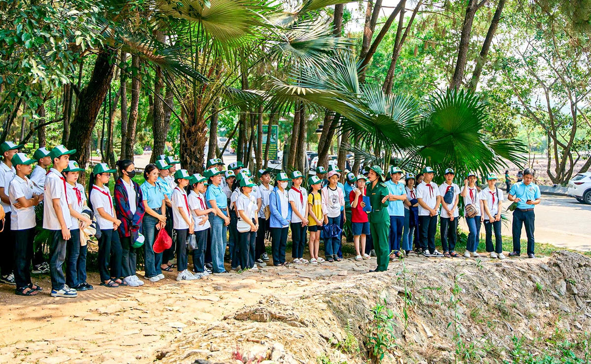 5. Giờ học lịch sử giữa rừng thông, gieo mầm tri ân trong tâm hồn thế hệ trẻ