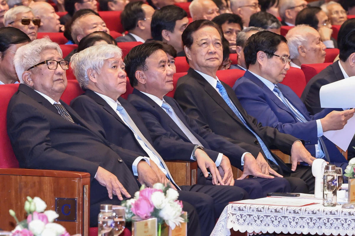 Chủ tịch Uỷ ban Trung ương Mặt trận Tổ quốc Việt Nam Đỗ Văn Chiến tham dự cuộc gặp mặt (Ảnh: Quang Vinh).