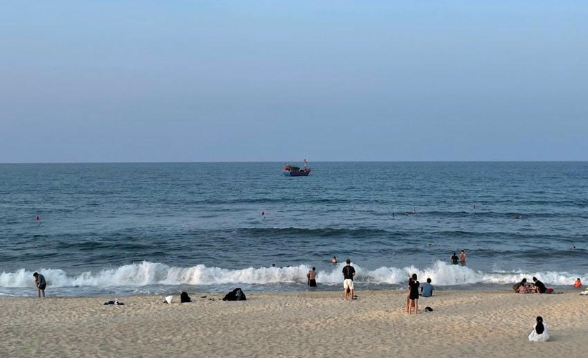 Biển Bảo Ninh, nơi học sinh Đ. bị sóng cuốn tử vong.