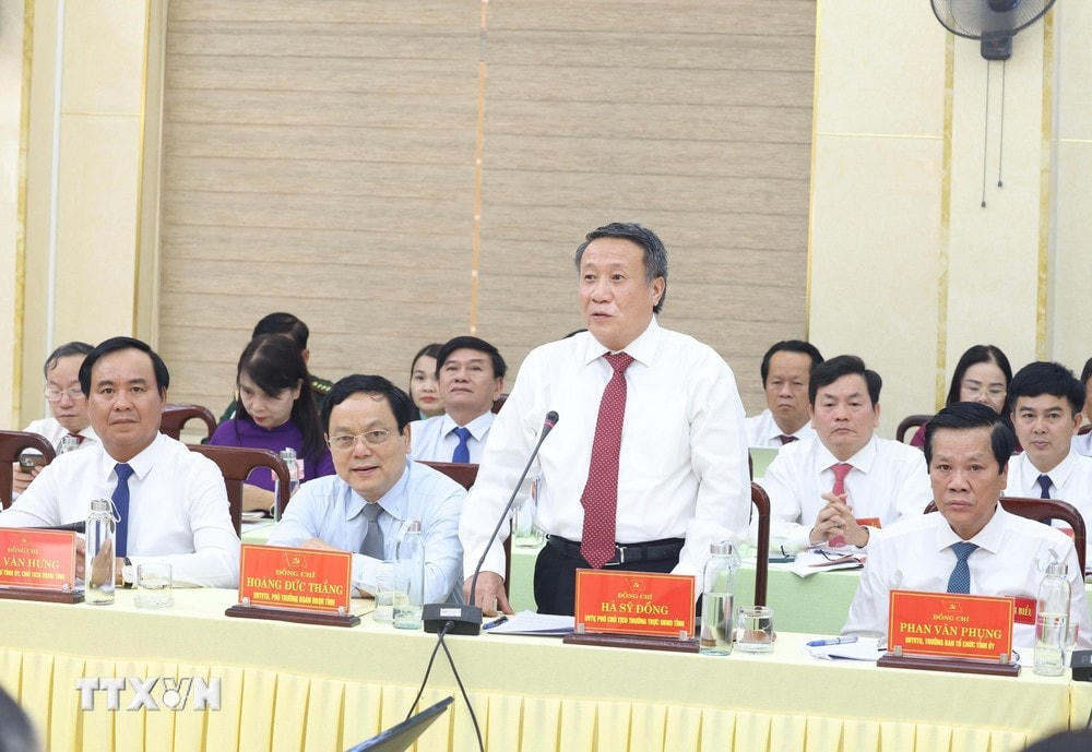 Phó Chủ tịch Thường trực Ủy ban Nhân dân tỉnh Quảng Trị Hà Sỹ Đồng phát biểu. (Ảnh: Lâm Khánh/TTXVN) TTXVN_1610 Tong Bi thu Quang Tri (8).jpg