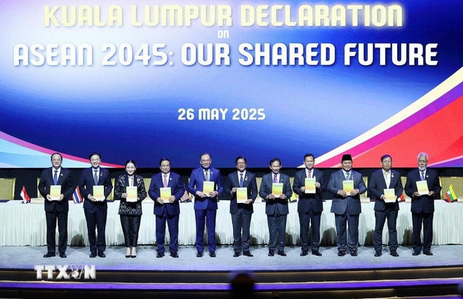 Thủ tướng Phạm Minh Chính cùng lãnh đạo các nước ASEAN và Timor-Leste ký Tuyên bố Kuala Lumpur “ASEAN 2045: Tương lai chung của chúng ta. ttxvn-asean-1-resize.jpg