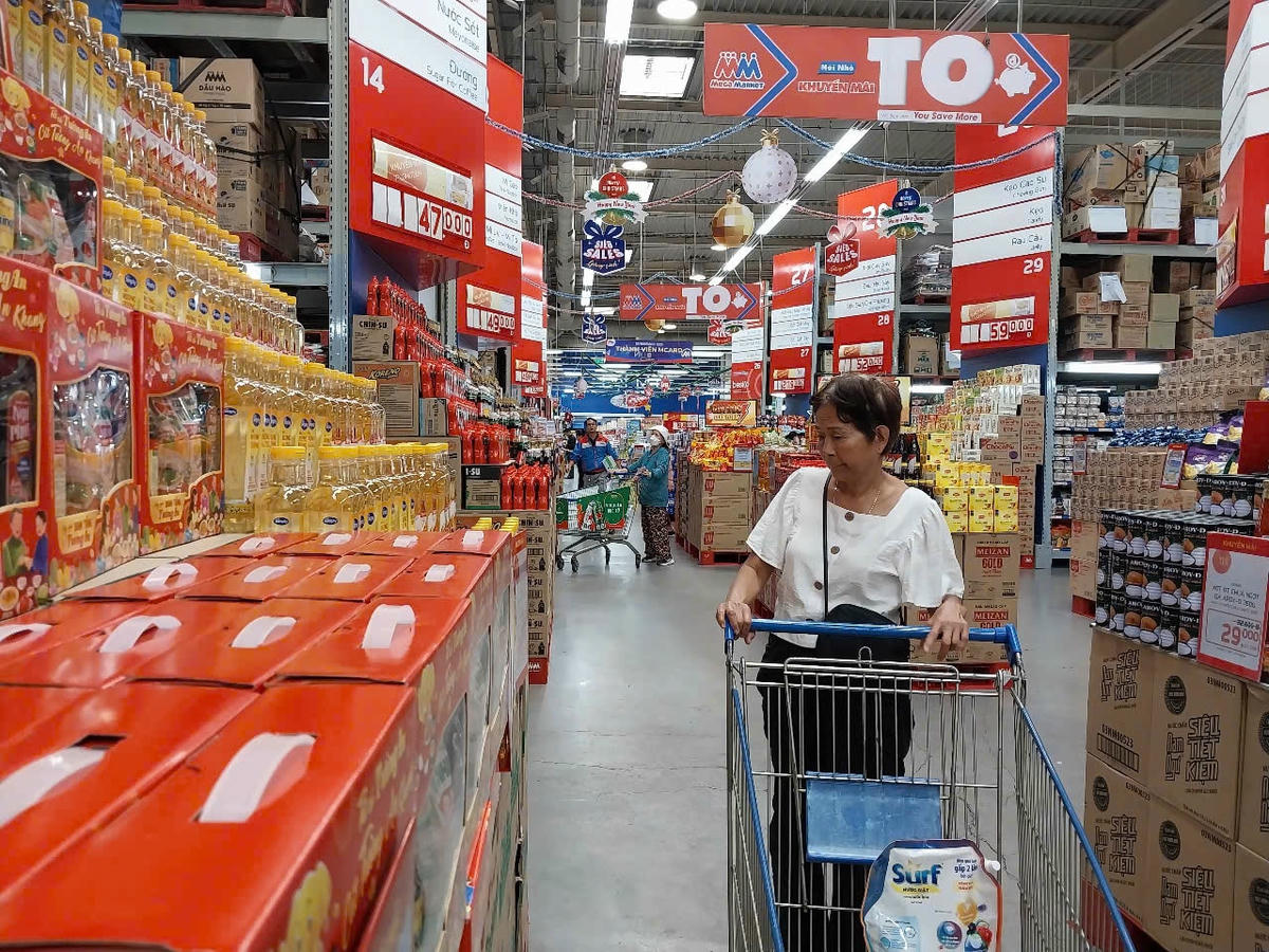 Người dân đang thực hiện tiết kiệm, đơn giản cho mùa Tết 2025.