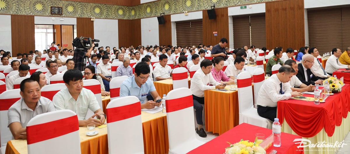 Tham dự Đại hội có hơn 200 đại biểu tiêu biểu đại diện cho hơn 30 vạn Cộng đoàn giáo dân trong toàn tỉnh Nghệ An. Ảnh: Điền Bắc