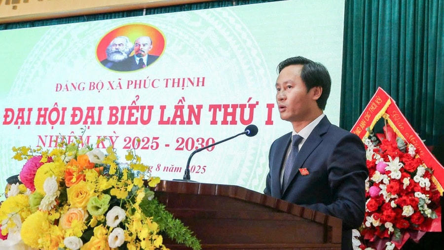 Ông Trần Hải Đăng, Bí thư Đảng uỷ xã Phúc Thịnh phát biểu. bi-thu-1.jpg