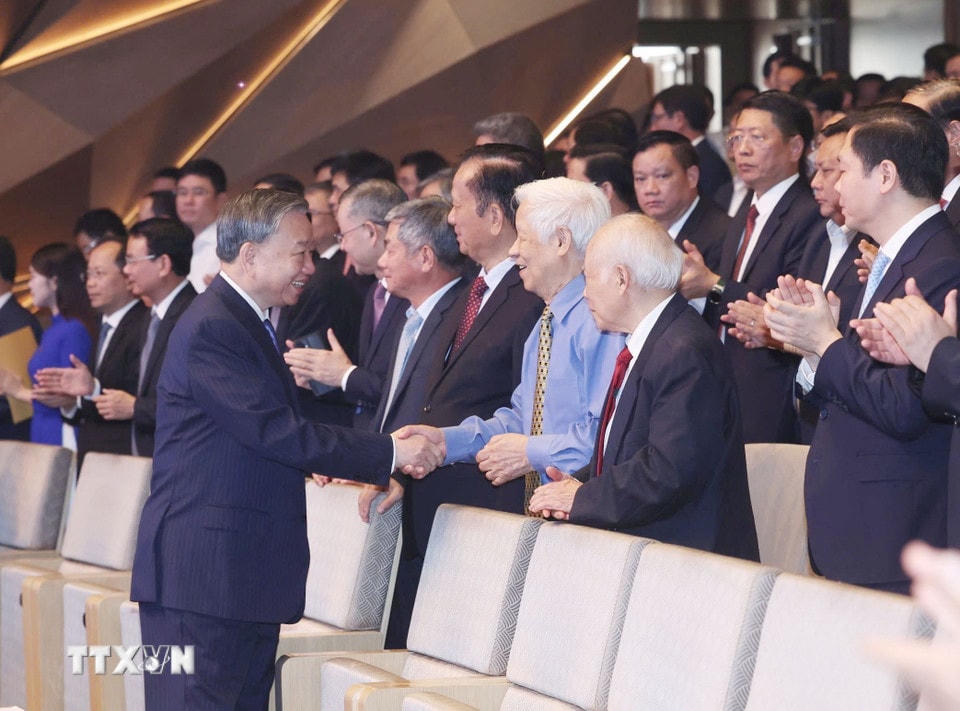 Tổng Bí thư Tô Lâm và các đại biểu dự Lễ kỷ niệm. (Ảnh: Thống Nhất/TTXVN)