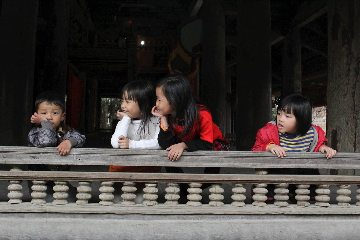 nhung dua tre o dinh Mong Phu