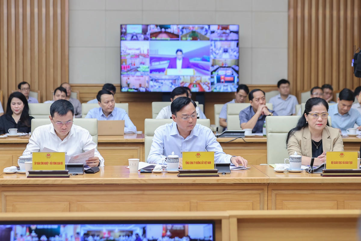 Thủ tướng chủ trì Hội nghị về các công trình, dự án đường sắt- Ảnh 4.