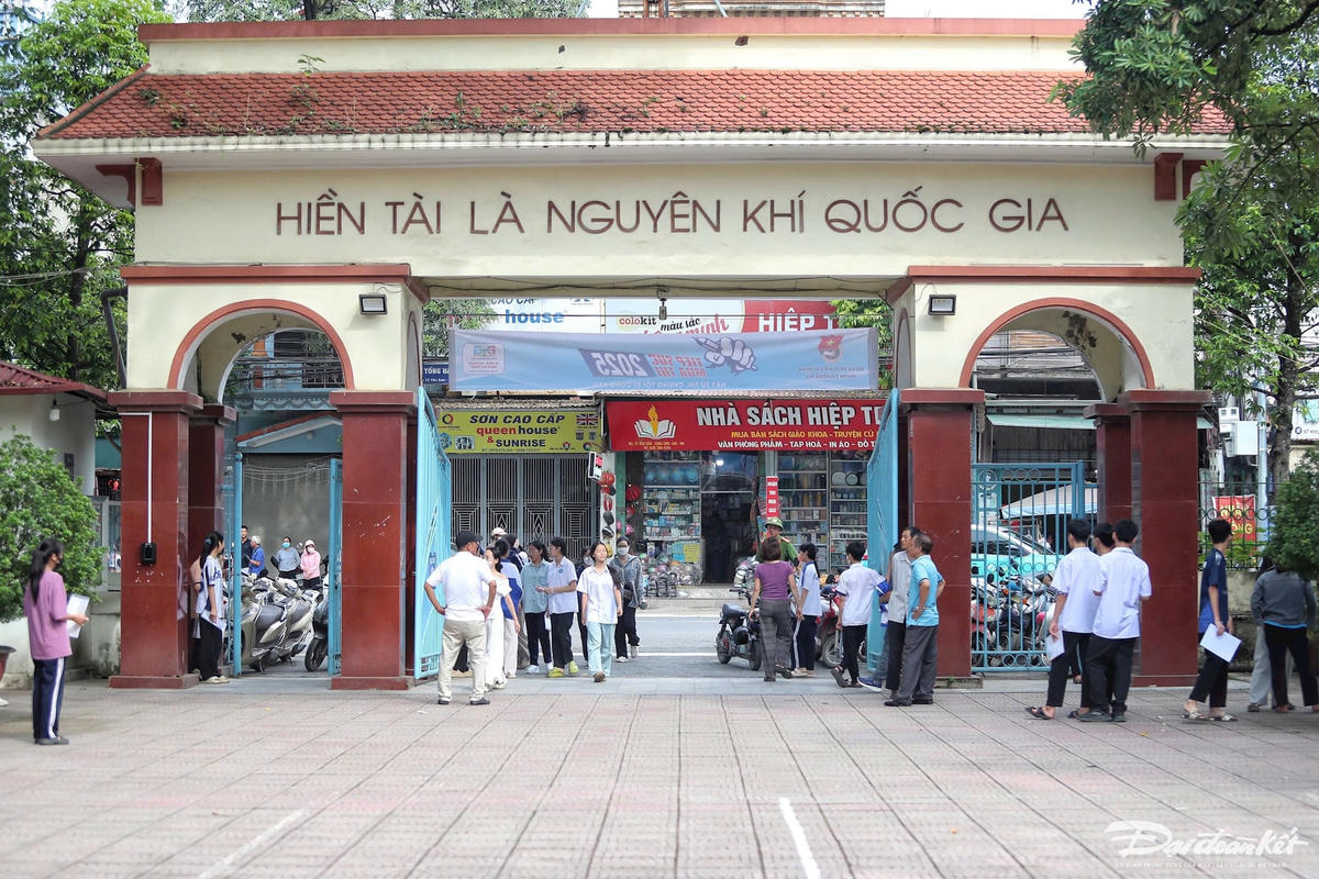 hoc_sinh_thi_vao_10- le-khanh23