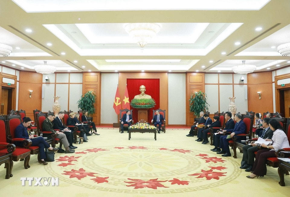 Tổng Bí thư Tô Lâm tiếp Đại sứ Hoa Kỳ tại Việt Nam Marc E. Knapper. (Ảnh: Thống Nhất/TTXVN)