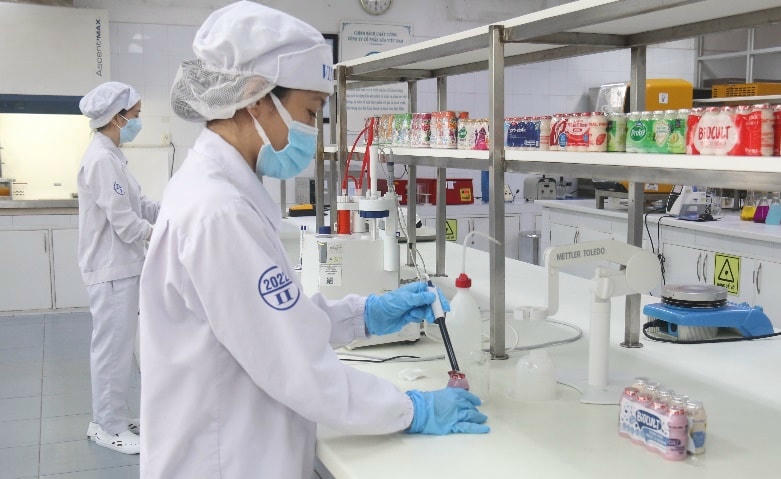 Sản phẩm sữa chua uống men sống được Vinamilk phát triển cho thị trường New Zealand đáp ứng các yêu cầu về “tính xanh, bền vững”.