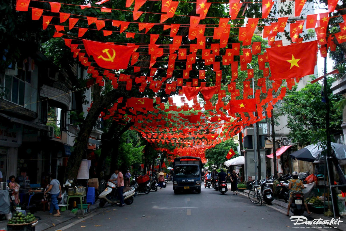 Phố Đặng Trần Côn. Ảnh: Phạm Sỹ.