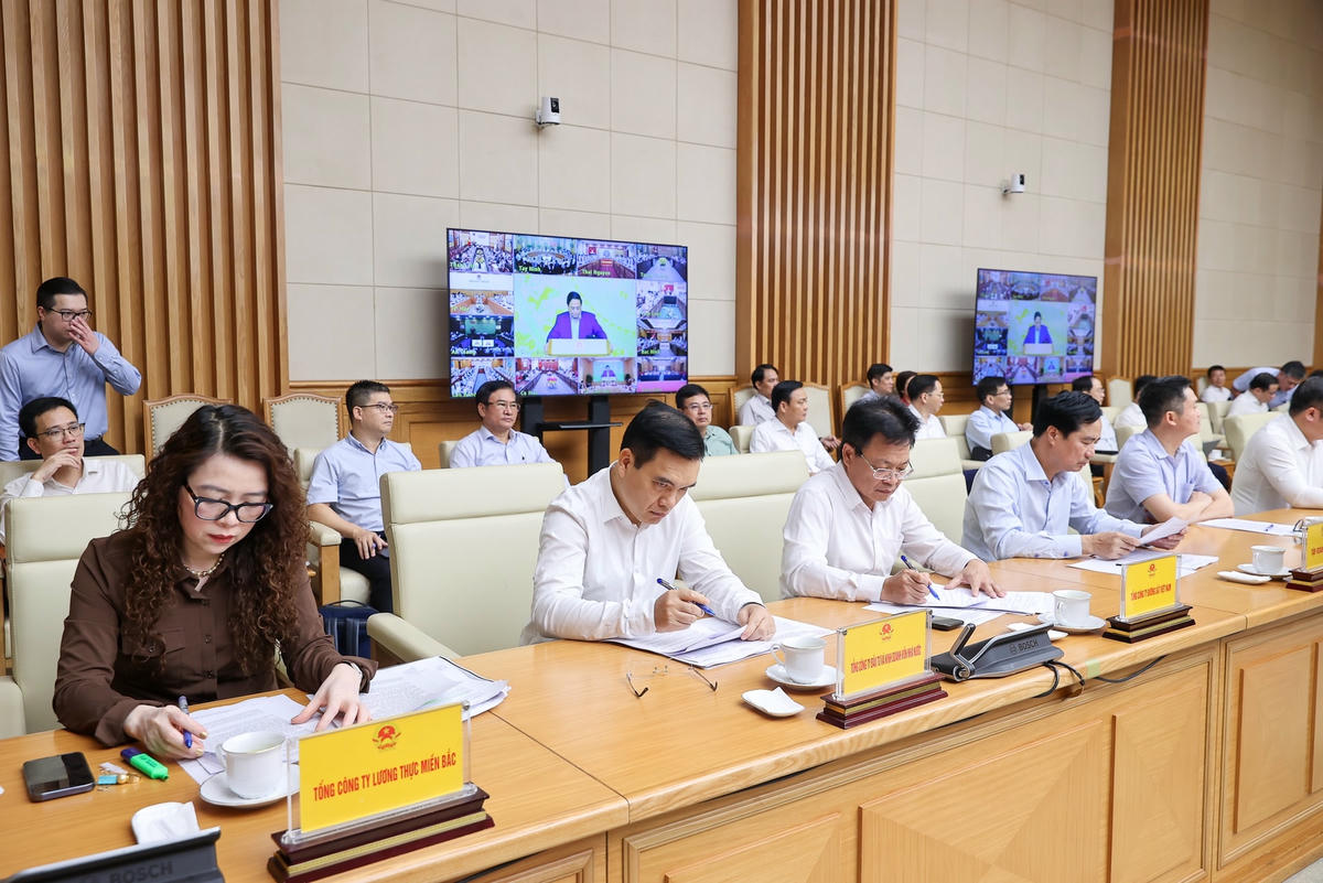 Thủ tướng: Tăng trưởng 8,3-8,5% năm 2025 không là 'mục tiêu bất khả thi'- Ảnh 11.