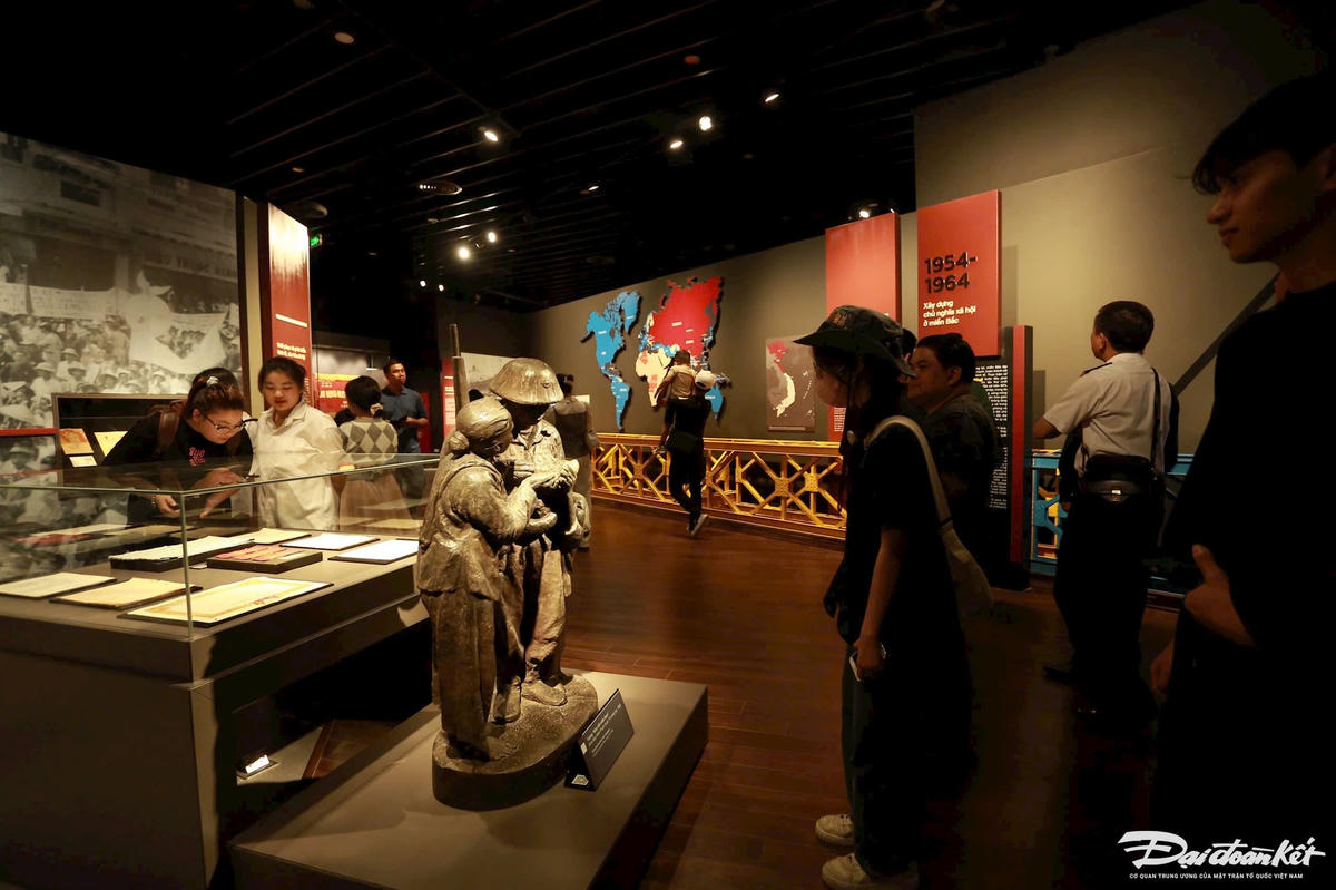 bao_tang-le-khanh25.jpg