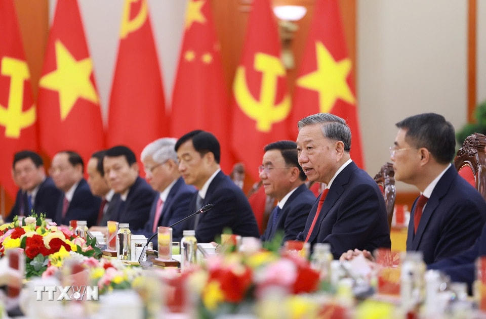 Tổng Bí thư Tô Lâm và Đoàn cấp cao Việt Nam tại cuộc hội đàm với Tổng Bí thư, Chủ tịch nước Trung Quốc Tập Cận Bình. (Ảnh: Dương Giang/TTXVN) ttxvn-tong-bi-thu-vietnam-trung-quoc-hoi-dam-3.jpg