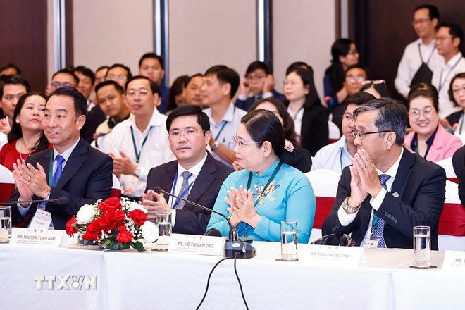 Đại biểu đoàn Việt Nam dự hội nghị. (Ảnh: Doãn Tấn/TTXVN) ttxvn-chu-tich-quoc-hoi-du-phien-khai-mac-xuc-tien-dau-tu-gap-go-nhat-ban-khu-vuc-dong-bang-song-cuu-long3.jpg