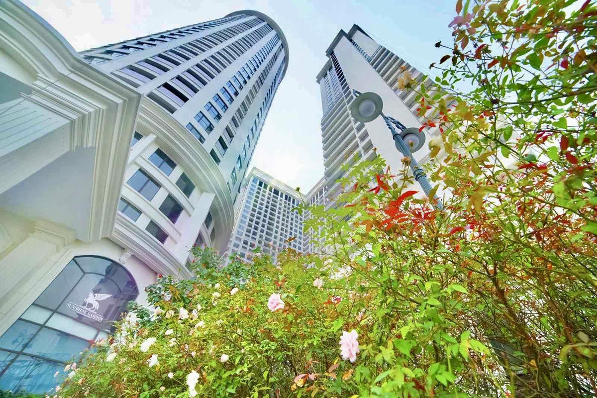 Nơi không chỉ có những khu vườn đa chủ đề xinh xắn - điểm nhấn độc đáo đã trở thành dấu ấn thương hiệu của “nhà Sunshine” với mật độ cây xanh bao phủ rộng lớn, như Sunshine Garden - “Ban mai trong vườn phố” tại khu Đông Hà Nội. 