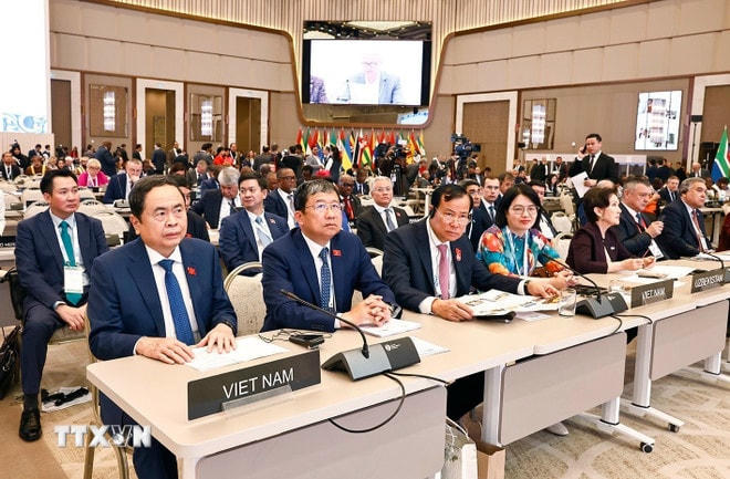 Chủ tịch Quốc hội Trần Thanh Mẫn dự và phát biểu tại Phiên thảo luận chung Đại hội đồng lần thứ 150 của Liên minh Nghị viện thế giới (IPU-150). (Ảnh: Doãn Tấn/TTXVN) ttxvn-0604-chu-tich-quoc-hoi-phat-bieu-ipu-5.jpg