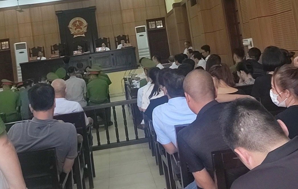 Bên trong phiên xét xử ngày 24/8.