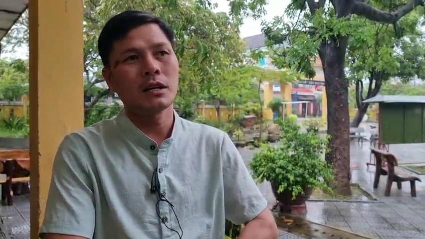 Ông Lê Văn Duy, Hiệu trưởng trường THCS Thuận An cho biết, khi được giao nhiệm vụ tổ chức khu tránh, trú bão Noru tại trường, lãnh đạo nhà trường đã chủ động phân công lực lượng dọn dẹp vệ sinh, cắt tỉa cành cây, kê dọn lại bàn ghế để có chỗ cho người dân có chỗ nghỉ ngơi.