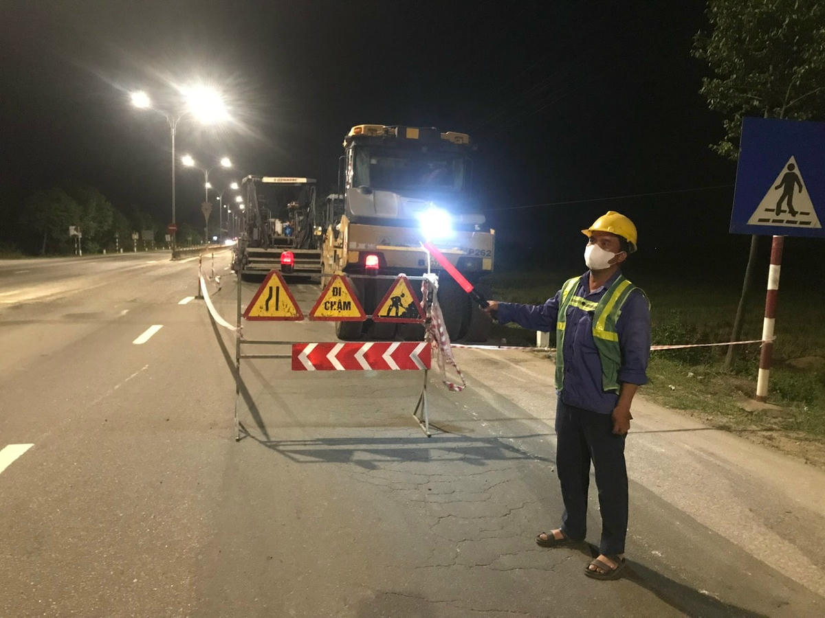 Trong quá trình thực hiện những đoạn đường qua vị trí sửa chữa được thực hiện nghiêm túc, đảm bảo an toàn.