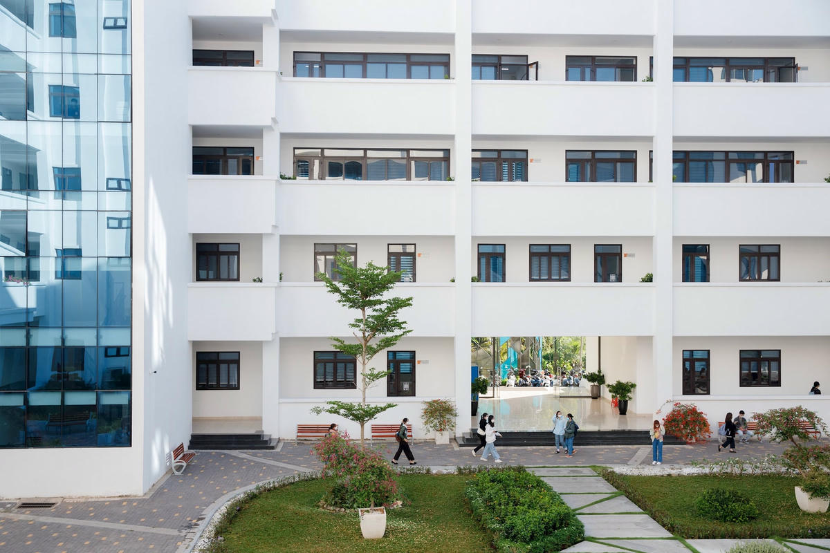 UEH chính thức vào Top 136 Đại học tốt nhất khu vực châu Á theo BXH THE 2025