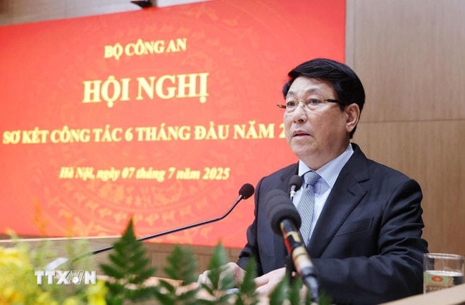 ttxvn-chu-tich-nuoc-du-hoi-nghi-so-ket-6-thang-dau-nam-2025-cua-bo-cong-an-0707-2.jpg