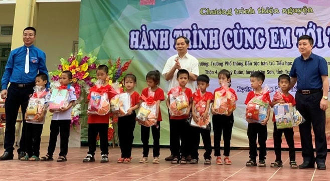 Một hoạt động thiện nguyện của thanh niên Khối các cơ quan Trung ương.