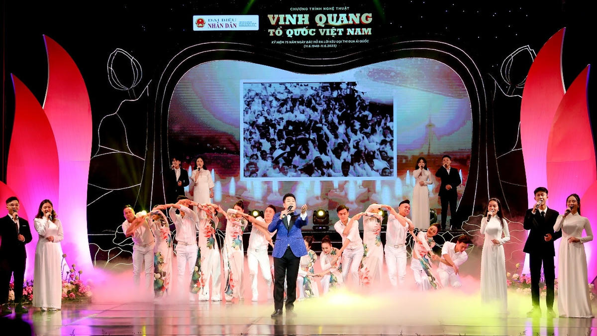 Tiết mục nghệ thuật tại chương trình.