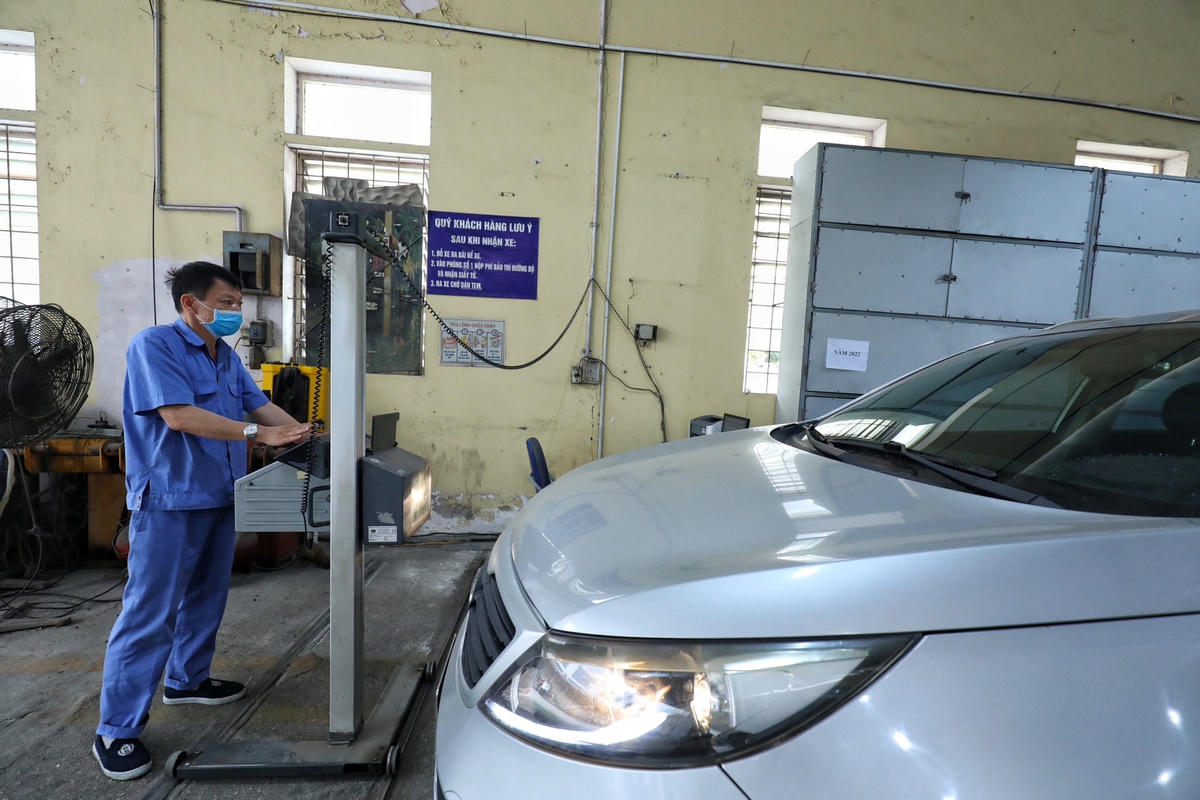  Ngoài miễn đăng kiểm lần đầu cho ô tô mới, Thông tư 02 còn có điểm mới đáng chú ý khác là điều chỉnh chu kỳ kiểm định đối với một số loại xe cơ giới.