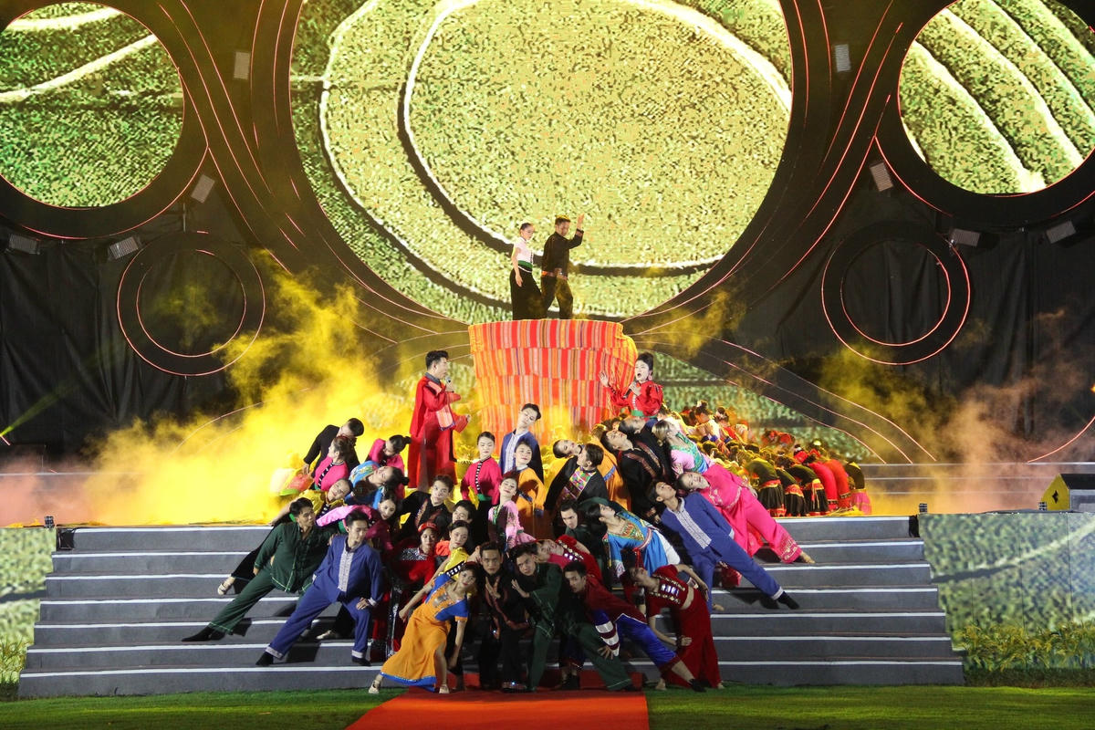 ... Theo từng chủ đề cụ thể.