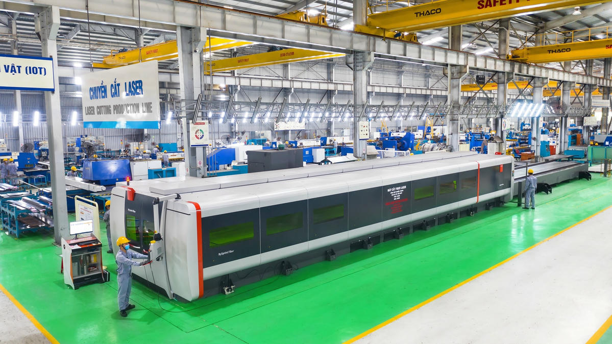 Fiber laser với tốc độ cắt nhanh, có thể gia công phôi dày đến 25mm.