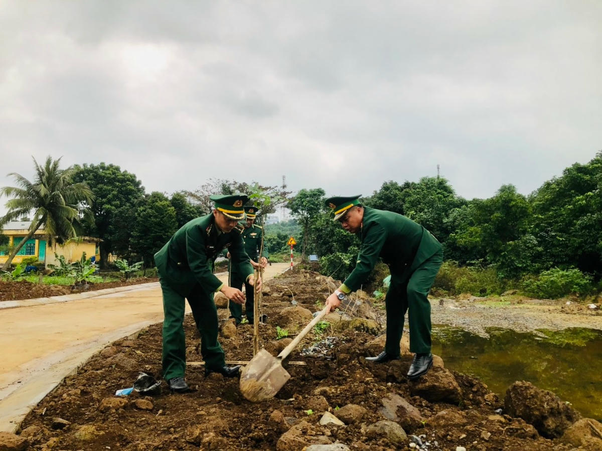Đồn Biên phòng Cồn Cỏ cho biết thêm, trong dịp xuân Quý Mão 2023, đơn vị cùng các lực lượng, các tổ chức đoàn thể và Nhân dân toàn huyện đảo sẽ trồng mới 3.000 cây xanh.