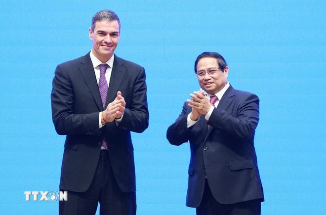 Thủ tướng Phạm Minh Chính và Thủ tướng Tây Ban Nha Pedro Sánchez tại buổi gặp gỡ báo chí. (Ảnh: Dương Giang/TTXVN) ttxvn-thu-tuong-pham-minh-chinh-pedro-sanchez-1.jpg