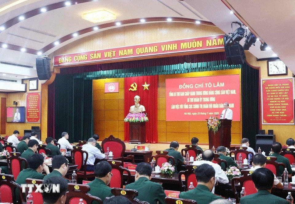 Tổng Bí thư Tô Lâm phát biểu chỉ đạo. (Ảnh: Thống Nhất/TTXVN) ttxvn-tong-bi-thu-to-lam-lam-viec-voi-tong-cuc-chinh-tri-quan-doi-nhan-dan-viet-nam-8166098-7.jpg